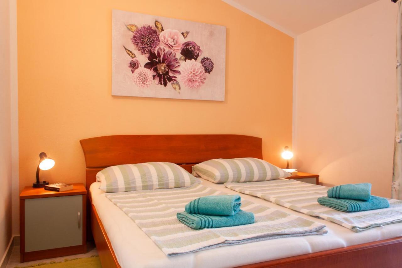 Marcel Apartment Mit Meerblick Trogir Exterior foto