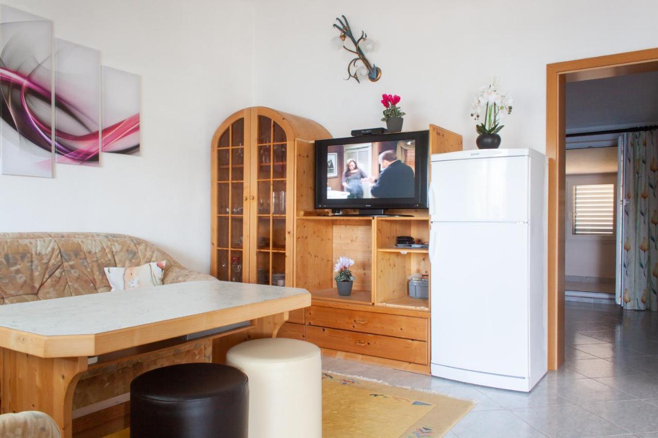 Marcel Apartment Mit Meerblick Trogir Exterior foto